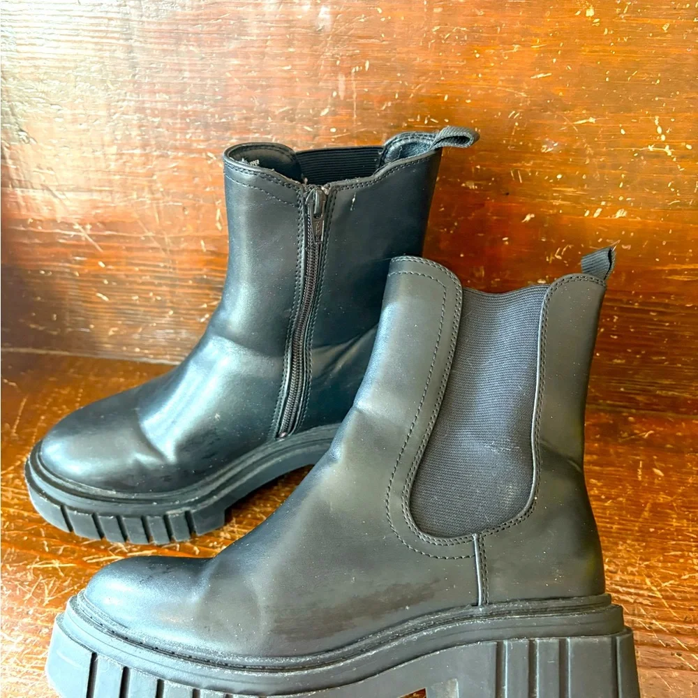 Women's Platform Chelsea Boots - Wild Fable Black, 7 - Picture 2 of 6
